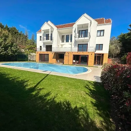 Nur Villa